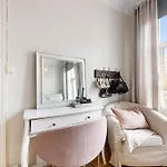 Bright - Perfect Апартаменты *